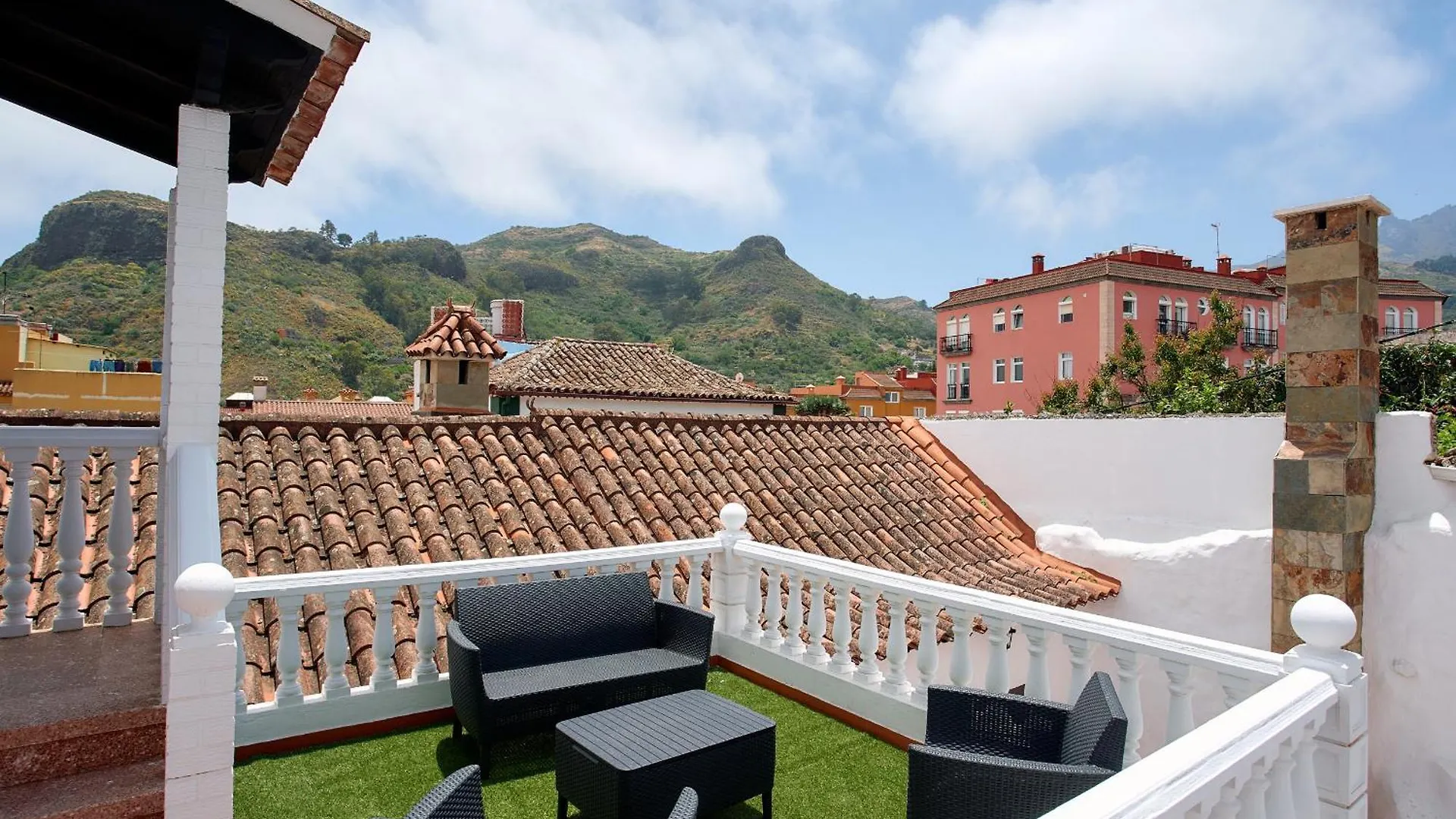 Holiday home Historic House With A View In The Old Town Villa Vega de San Mateo Spain